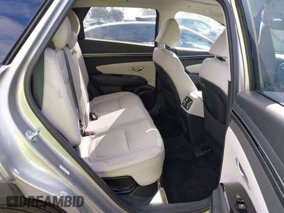 2024 Hyundai Tucson Limited z VIN KM8JECD1XRU152332, wystawiony jako IAAI lot #43332447 z przebiegiem 8 675 mil mil oraz . Historia ofert i sprzedaży dostępna na DreamBid. Obrazek 8.