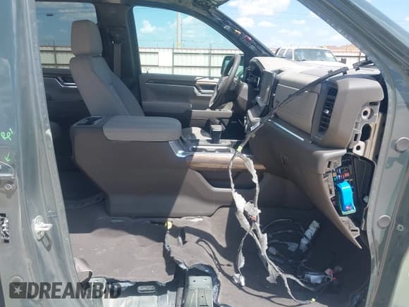 ✅ 2025 Chevrolet Silverado 1500 LT Trail Boss • VIN: 3GCUKFE87SG162686 • Lot: 43103112. Wystawiony na IAAI z przebiegiem 4 269 mil. Bezpłatny archiwum sprzedaży aukcyjnych z USA i szczegółowy raport historii pojazdu na DreamBid. Zdjęcie 5.