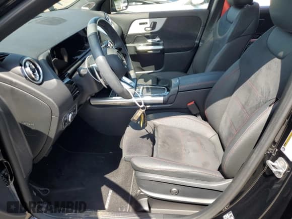 ✅ 2024 Mercedes-Benz GLA 35 AMG • VIN: W1N4N5BB2RJ568572 • Лот: 68701124. Опубликован ранее на Copart с пробегом Не указан. Бесплатный доступ к архиву аукционных продаж из США и подробный отчёт об истории автомобиля на DreamBid. Изображение 7.