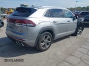 ✅ 2024 Volkswagen Atlas SEL R-Line • VIN: 1V2AE2CA3RC254432 • Lot: 43197393. Wystawiony na IAAI z przebiegiem 29 484 mil. Bezpłatny archiwum sprzedaży aukcyjnych z USA i szczegółowy raport historii pojazdu na DreamBid. Zdjęcie 4.
