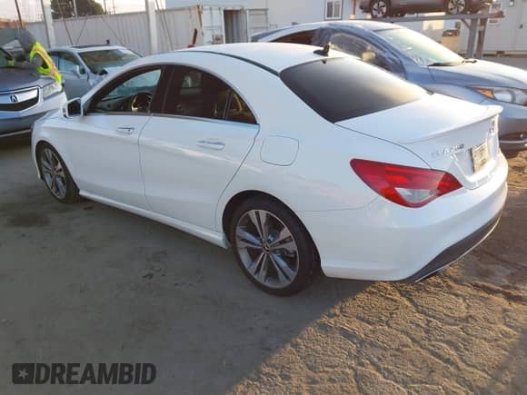 2019 Mercedes-Benz CLA 250 с VIN WDDSJ4EB0KN776745, выставлен на аукционе IAAI как лот 43358222 с пробегом 49 974 миль миль и . История ставок и продаж доступна на DreamBid. Изображение 3.