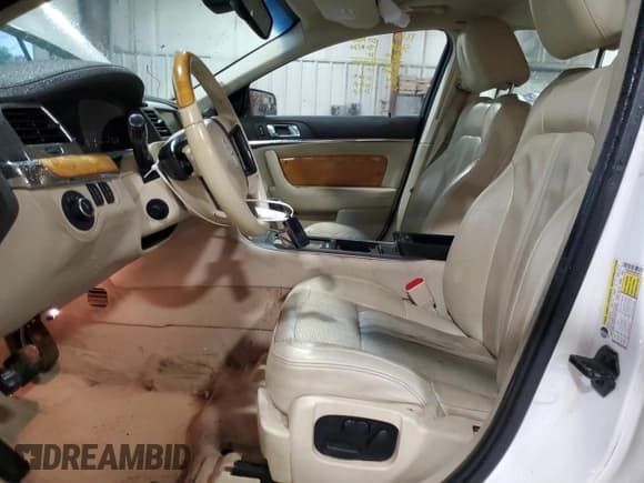 ✅ 2010 Lincoln MKS • VIN: 1LNHL9DR6AG606818 • Лот: 89663635. Опубликован ранее на Copart с пробегом 293 906 миль. Бесплатный доступ к архиву аукционных продаж из США и подробный отчёт об истории автомобиля на DreamBid. Изображение 7.