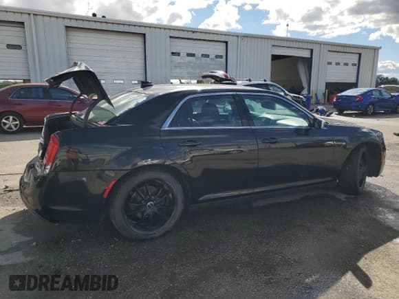 ✅ 2018 Chrysler 300 Touring • VIN: 2C3CCAAG4JH341926 • Lot: 90263395. Listed on Copart with 138,525 mi. Free auction sales archive from the USA and detailed vehicle history report at DreamBid. Image 3.