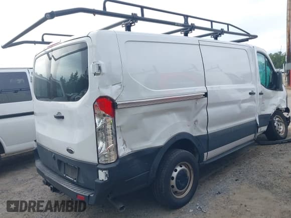 ✅ 2023 Ford Transit • VIN: 1FTKE1Y89PKA06985 • Lot: 42892796. Wystawiony na IAAI z przebiegiem 26 216 mil. Bezpłatny archiwum sprzedaży aukcyjnych z USA i szczegółowy raport historii pojazdu na DreamBid. Zdjęcie 4.