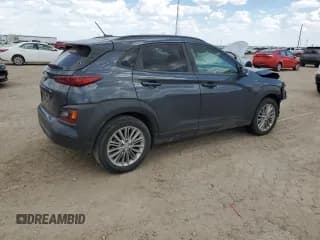✅ 2021 Hyundai Kona SEL • VIN: KM8K22AA9MU689987 • Лот: 68582044. Опубликован ранее на Copart с пробегом 20 744 миль. Бесплатный доступ к архиву аукционных продаж из США и подробный отчёт об истории автомобиля на DreamBid. Изображение 3.
