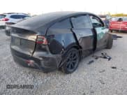 ✅ 2025 Tesla Model Y Long Range • VIN: 7SAYGDEEXSF224278 • Lot: 43535586. Wystawiony na IAAI z przebiegiem Nie podano. Bezpłatny archiwum sprzedaży aukcyjnych z USA i szczegółowy raport historii pojazdu na DreamBid. Zdjęcie 4.