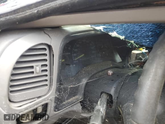 ✅ 1998 GMC Sierra 1500 • VIN: 1GTEK19R7WR506050 • Лот: 60539235. Опубликован ранее на Copart с пробегом Не указан. Бесплатный доступ к архиву аукционных продаж из США и подробный отчёт об истории автомобиля на DreamBid. Изображение 9.