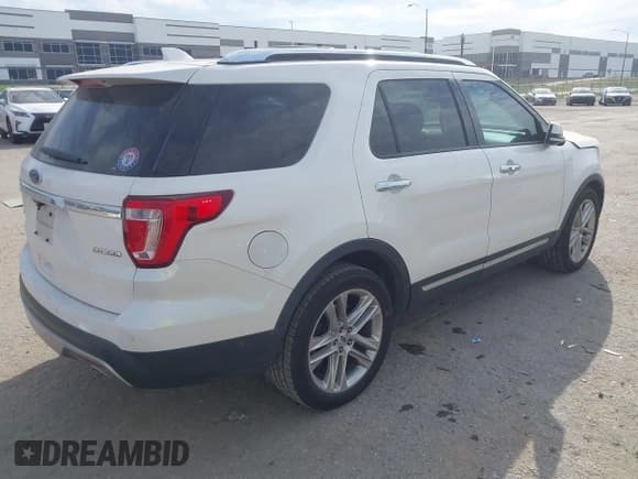 ✅ 2016 Ford Explorer Limited • VIN: 1FM5K7F8XGGC40370 • Lot: 43327356. Wystawiony na IAAI z przebiegiem 162 581 mil. Bezpłatny archiwum sprzedaży aukcyjnych z USA i szczegółowy raport historii pojazdu na DreamBid. Zdjęcie 4.