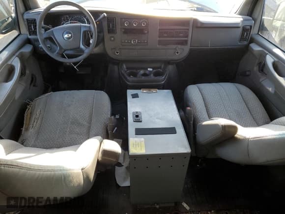 ✅ 2009 Chevrolet Express Cargo • VIN: 1GCGG25C391130564 • Lot: 48556715. Listed on Copart with 262,088 mi. Free auction sales archive from the USA and detailed vehicle history report at DreamBid. Image 8.