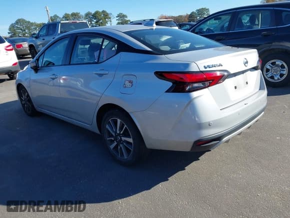 ✅ 2021 Nissan Versa SV • VIN: 3N1CN8EV6ML830527 • Лот: 43697190. Опубликован ранее на IAAI с пробегом 89 884 миль. Бесплатный доступ к архиву аукционных продаж из США и подробный отчёт об истории автомобиля на DreamBid. Изображение 3.