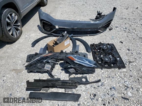 ✅ 2023 Volkswagen Atlas SEL Premium R-Line • VIN: 1V2FE2CA2PC207606 • Lot: 55143205. Wystawiony na Copart z przebiegiem 35 704 mil. Bezpłatny archiwum sprzedaży aukcyjnych z USA i szczegółowy raport historii pojazdu na DreamBid. Zdjęcie 13.