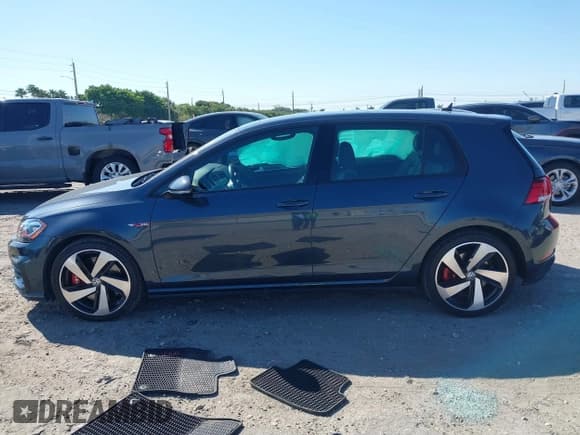 ✅ 2019 Volkswagen Golf GTI S • VIN: 3VW6T7AU1KM027863 • Lot: 41782997. Wystawiony na IAAI z przebiegiem 91 652 mil. Bezpłatny archiwum sprzedaży aukcyjnych z USA i szczegółowy raport historii pojazdu na DreamBid. Zdjęcie 14.