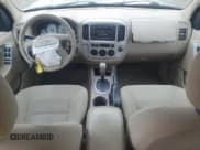 ✅ 2005 Ford Escape XLT • VIN: 1FMYU931X5KD62828 • Lot: 55139925. Listed on Copart with 108,704 mi. Free auction sales archive from the USA and detailed vehicle history report at DreamBid. Image 8.