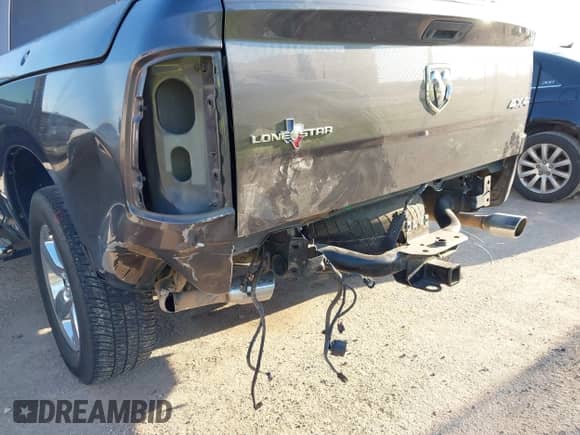 2017 Ram 1500 SLT с VIN 1C6RR7LT6HS566800, выставлен на аукционе IAAI как лот 43330506 с пробегом 128 041 миль миль и . История ставок и продаж доступна на DreamBid. Изображение 17.