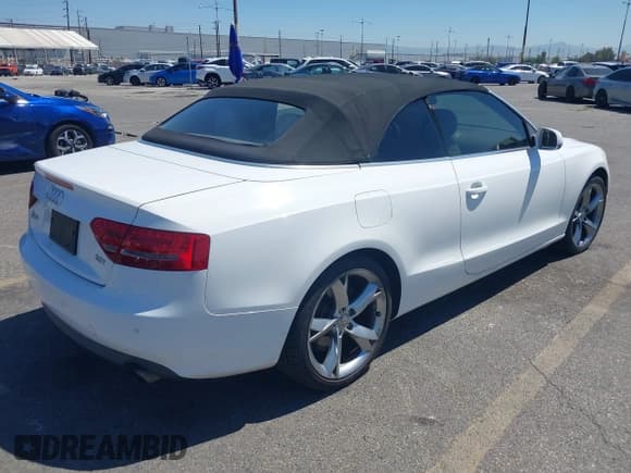 ✅ 2010 Audi A5 Premium Plus • VIN: WAUJFAFH7AN014050 • Lot: 42235753. Listed on IAAI with 146,610 mi. Free auction sales archive from the USA and detailed vehicle history report at DreamBid. Image 4.
