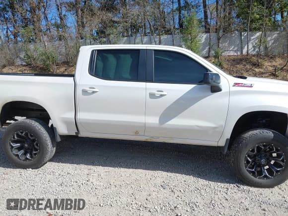 ✅ 2019 Chevrolet Silverado 1500 RST • VIN: 3GCUYEED6KG155945 • Lot: 43473839. Wystawiony na IAAI z przebiegiem 83 602 mil. Bezpłatny archiwum sprzedaży aukcyjnych z USA i szczegółowy raport historii pojazdu na DreamBid. Zdjęcie 13.