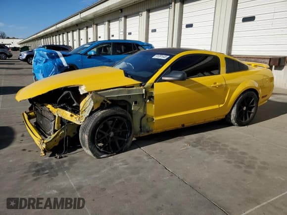 ✅ 2006 Ford Mustang GT Deluxe • VIN: 1ZVHT82H765184387 • Lot: 91091445. Listed on Copart with 193,576 mi. Free auction sales archive from the USA and detailed vehicle history report at DreamBid. Image 1.