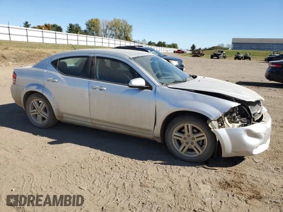 ✅ 2010 Dodge Avenger Express • VIN: 1B3CC1FB3AN216059 • Lot: 74834024. Wystawiony na Copart z przebiegiem 167 453 mil. Bezpłatny archiwum sprzedaży aukcyjnych z USA i szczegółowy raport historii pojazdu na DreamBid. Zdjęcie 4.