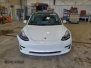 ✅ 2018 Tesla Model 3 Long Range Battery • VIN: 5YJ3E1EB0JF182560 • Lot: 93838275. Wystawiony na Copart z przebiegiem 49 722 mil. Bezpłatny archiwum sprzedaży aukcyjnych z USA i szczegółowy raport historii pojazdu na DreamBid. Zdjęcie 5.