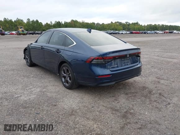 ✅ 2023 Honda Accord EX • VIN: 1HGCY1F33PA032427 • Lot: 43321239. Wystawiony na IAAI z przebiegiem 201 285 mil. Bezpłatny archiwum sprzedaży aukcyjnych z USA i szczegółowy raport historii pojazdu na DreamBid. Zdjęcie 3.