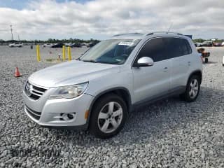 ✅ 2010 Volkswagen Tiguan S • VIN: WVGAV7AX7AW524508 • Lot: 81934015. Listed on Copart with 156,890 mi. Free auction sales archive from the USA and detailed vehicle history report at DreamBid. Image 1.