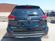 ✅ 2017 Nissan Rogue SV • VIN: 5N1AT2MT0HC796945 • Lot: 43070022. Wystawiony na IAAI z przebiegiem 112 727 mil. Bezpłatny archiwum sprzedaży aukcyjnych z USA i szczegółowy raport historii pojazdu na DreamBid. Zdjęcie 16.