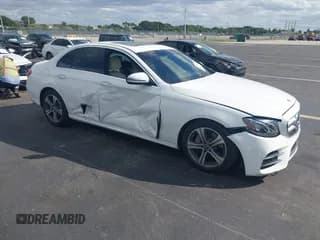 ✅ 2020 Mercedes-Benz E 350 • VIN: W1KZF8DB3LA762131 • Lot: 43579577. Wystawiony na IAAI z przebiegiem 33 437 mil. Bezpłatny archiwum sprzedaży aukcyjnych z USA i szczegółowy raport historii pojazdu na DreamBid. Zdjęcie 1.