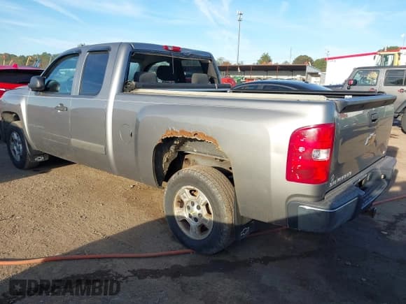 ✅ 2007 Chevrolet Silverado 1500 1LT • VIN: 2GCEC19J871568090 • Lot: 43464576. Listed on IAAI with 218,424 mi. Free auction sales archive from the USA and detailed vehicle history report at DreamBid. Image 3.