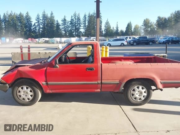 ✅ 1990 Toyota Pickup • VIN: JT4RN81R1L5056220 • Lot: 43242959. Listed on IAAI with 294,042 mi. Free auction sales archive from the USA and detailed vehicle history report at DreamBid. Image 14.