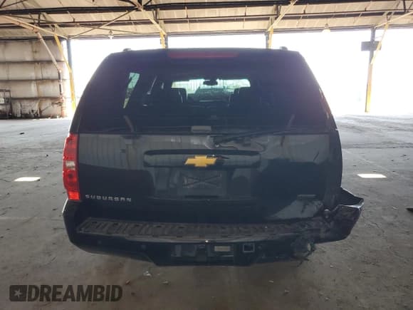 ✅ 2008 Chevrolet Suburban 3LT • VIN: 1GNFC16008R123357 • Lot: 68578134. Wystawiony na Copart z przebiegiem 276 123 mil. Bezpłatny archiwum sprzedaży aukcyjnych z USA i szczegółowy raport historii pojazdu na DreamBid. Zdjęcie 6.