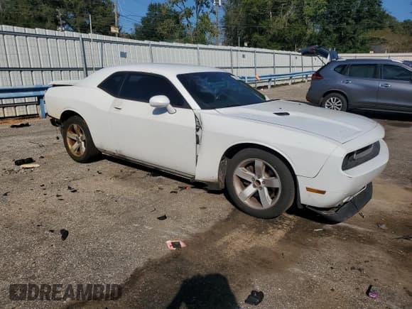 ✅ 2014 Dodge Challenger SXT • VIN: 2C3CDYAG6EH233786 • Lot: 74821874. Wystawiony na Copart z przebiegiem Nie podano. Bezpłatny archiwum sprzedaży aukcyjnych z USA i szczegółowy raport historii pojazdu na DreamBid. Zdjęcie 4.