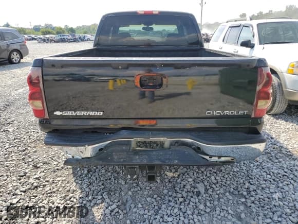 ✅ 2003 Chevrolet Silverado 1500 LS • VIN: 2GCEC19T531393731 • Лот: 72552534. Опубликован ранее на Copart с пробегом 422 797 миль. Бесплатный доступ к архиву аукционных продаж из США и подробный отчёт об истории автомобиля на DreamBid. Изображение 6.