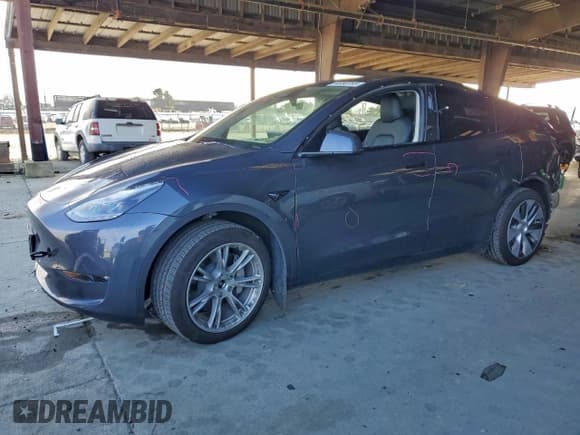 ✅ 2023 Tesla Model Y Long Range • VIN: 7SAYGAEE0PF911100 • Lot: 94993705. Wystawiony na Copart z przebiegiem 24 976 mil. Bezpłatny archiwum sprzedaży aukcyjnych z USA i szczegółowy raport historii pojazdu na DreamBid. Zdjęcie 1.