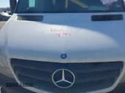 ✅ 2015 Mercedes-Benz Sprinter Cargo EXT • VIN: WD3PE8DBXFP132946 • Lot: 43455287. Wystawiony na IAAI z przebiegiem 403 291 mil. Bezpłatny archiwum sprzedaży aukcyjnych z USA i szczegółowy raport historii pojazdu na DreamBid. Zdjęcie 10.