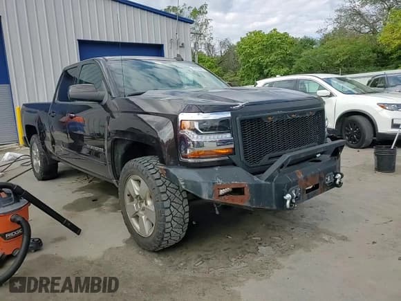 ✅ 2018 Chevrolet Silverado 1500 LT • VIN: 1GCVKREC6JZ171808 • Lot: 80255915. Listed on Copart with 122,303 mi. Free auction sales archive from the USA and detailed vehicle history report at DreamBid. Image 13.