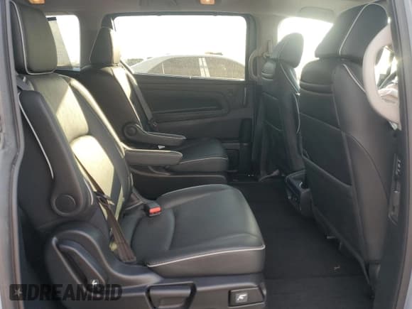 ✅ 2024 Honda Odyssey Elite • VIN: 5FNRL6H94RB038835 • Lot: 90241405. Wystawiony na Copart z przebiegiem 12 407 mil. Bezpłatny archiwum sprzedaży aukcyjnych z USA i szczegółowy raport historii pojazdu na DreamBid. Zdjęcie 11.