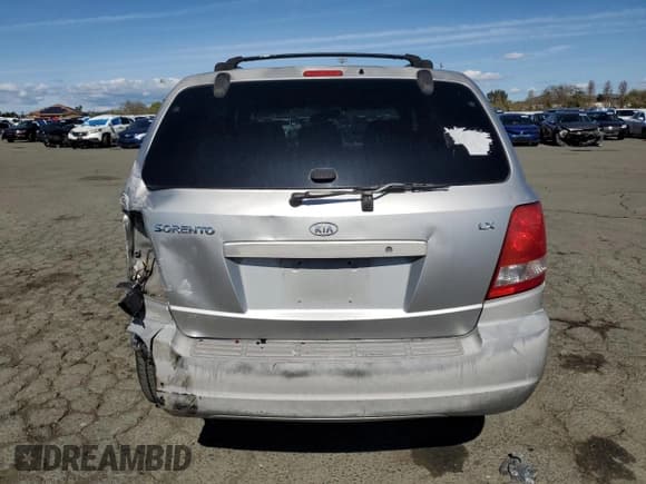 ✅ 2003 Kia Sorento LX • VIN: KNDJD733035175296 • Лот: 49673265. Опубликован ранее на Copart с пробегом 107 062 миль. Бесплатный доступ к архиву аукционных продаж из США и подробный отчёт об истории автомобиля на DreamBid. Изображение 6.