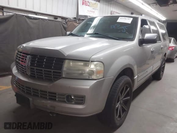 ✅ 2007 Lincoln Navigator • VIN: 5LMFL28597LJ11032 • Lot: 42250797. Listed on IAAI with 248,112 mi. Free auction sales archive from the USA and detailed vehicle history report at DreamBid. Image 2.