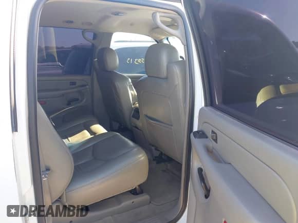 2006 Chevrolet Suburban LT с VIN 1GNFK16Z86J172870, выставлен на аукционе IAAI как лот 43352313 с пробегом 323 663 миль миль и . История ставок и продаж доступна на DreamBid. Изображение 8.