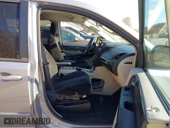 ✅ 2014 Dodge Grand Caravan SXT • VIN: 2C4RDGCG7ER321429 • Lot: 43636691. Wystawiony na IAAI z przebiegiem 201 819 mil. Bezpłatny archiwum sprzedaży aukcyjnych z USA i szczegółowy raport historii pojazdu na DreamBid. Zdjęcie 5.