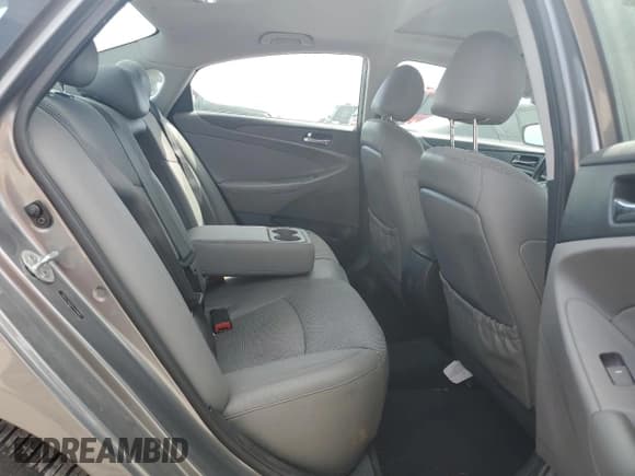 ✅ 2013 Hyundai Sonata SE • VIN: 5NPEC4AB3DH565064 • Lot: 62462234. Listed on Copart with Not provided. Free auction sales archive from the USA and detailed vehicle history report at DreamBid. Image 10.