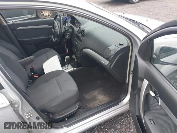 ✅ 2010 Chevrolet Aveo 1LT • VIN: KL1TD5DEXAB088637 • Lot: 42254293. Wystawiony na IAAI z przebiegiem 138 583 mil. Bezpłatny archiwum sprzedaży aukcyjnych z USA i szczegółowy raport historii pojazdu na DreamBid. Zdjęcie 5.