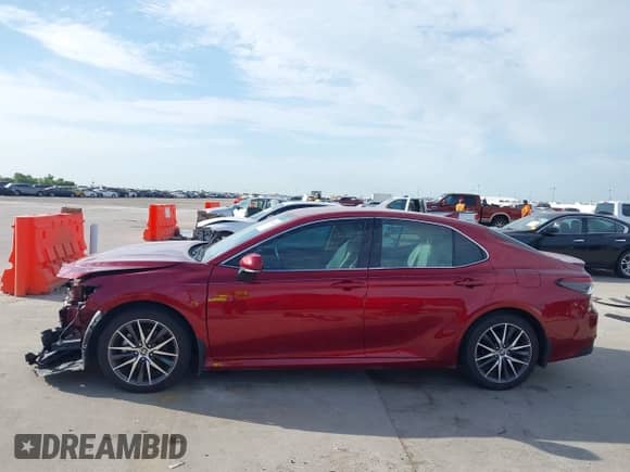 2022 Toyota Camry Hybrid XLE with VIN 4T1F31AK3NU573039, listed as a IAAI auction lot 42593982 with 39,779 mi miles and . Bid and sale history available at DreamBid. Image 15.