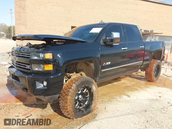 ✅ 2016 Chevrolet Silverado 2500HD LT • VIN: 1GC1KVE85GF250173 • Lot: 41199009. Wystawiony na IAAI z przebiegiem 155 688 mil. Bezpłatny archiwum sprzedaży aukcyjnych z USA i szczegółowy raport historii pojazdu na DreamBid. Zdjęcie 17.