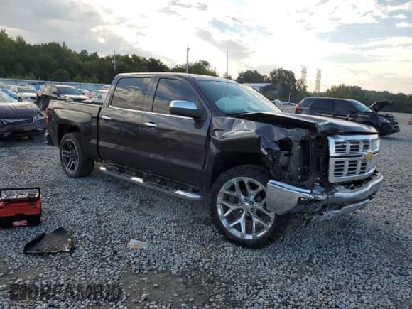 ✅ 2015 Chevrolet Silverado 1500 LTZ • VIN: 3GCPCSEC8FG111551 • Лот: 72598034. Опубликован ранее на Copart с пробегом Не указан. Бесплатный доступ к архиву аукционных продаж из США и подробный отчёт об истории автомобиля на DreamBid. Изображение 4.