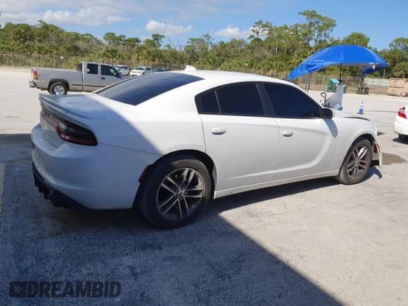 ✅ 2019 Dodge Charger SXT • VIN: 2C3CDXJG1KH568508 • Lot: 91339395. Listed on Copart with 83,632 mi. Free auction sales archive from the USA and detailed vehicle history report at DreamBid. Image 3.