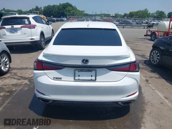 ✅ 2020 Lexus ES 350 F Sport • VIN: 58AGZ1B1XLU058117 • Lot: 42403416. Listed on IAAI with 60,440 mi. Free auction sales archive from the USA and detailed vehicle history report at DreamBid. Image 16.