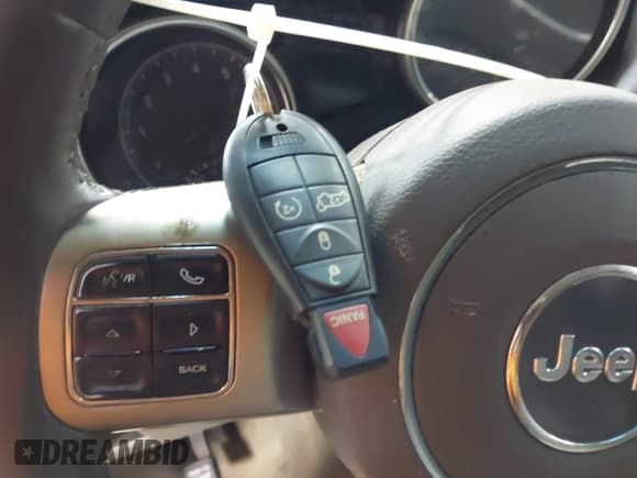 ✅ 2012 Jeep Grand Cherokee Laredo • VIN: 1C4RJFAG4CC273948 • Лот: 43709251. Опубликован ранее на IAAI с пробегом 254 170 миль. Бесплатный доступ к архиву аукционных продаж из США и подробный отчёт об истории автомобиля на DreamBid. Изображение 11.