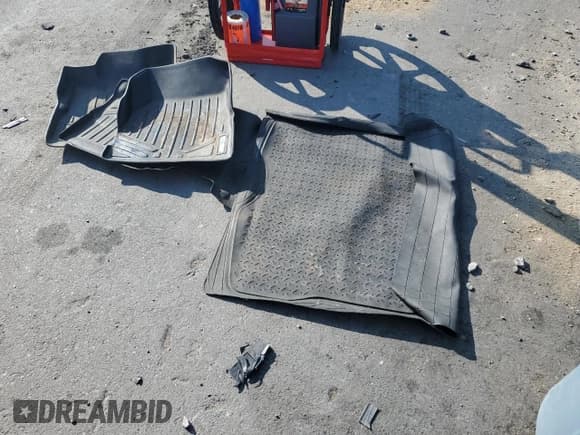 ✅ 2017 Chevrolet Equinox LT • VIN: 2GNFLFEK6H6170209 • Лот: 70982524. Опубликован ранее на Copart с пробегом 184 532 миль. Бесплатный доступ к архиву аукционных продаж из США и подробный отчёт об истории автомобиля на DreamBid. Изображение 15.