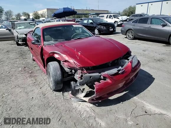 ✅ 1998 Ford Mustang • VIN: 1FAFP4440WF258072 • Lot: 58944615. Wystawiony na Copart z przebiegiem 125 984 mil. Bezpłatny archiwum sprzedaży aukcyjnych z USA i szczegółowy raport historii pojazdu na DreamBid. Zdjęcie 13.